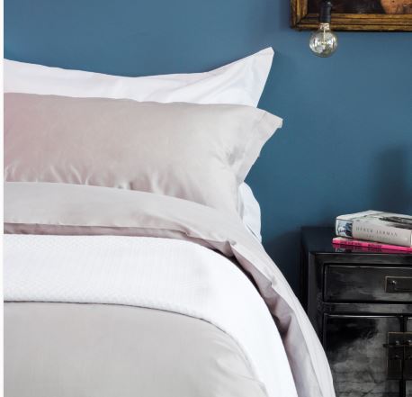 Create a Lagom-inspired Christmas guest room