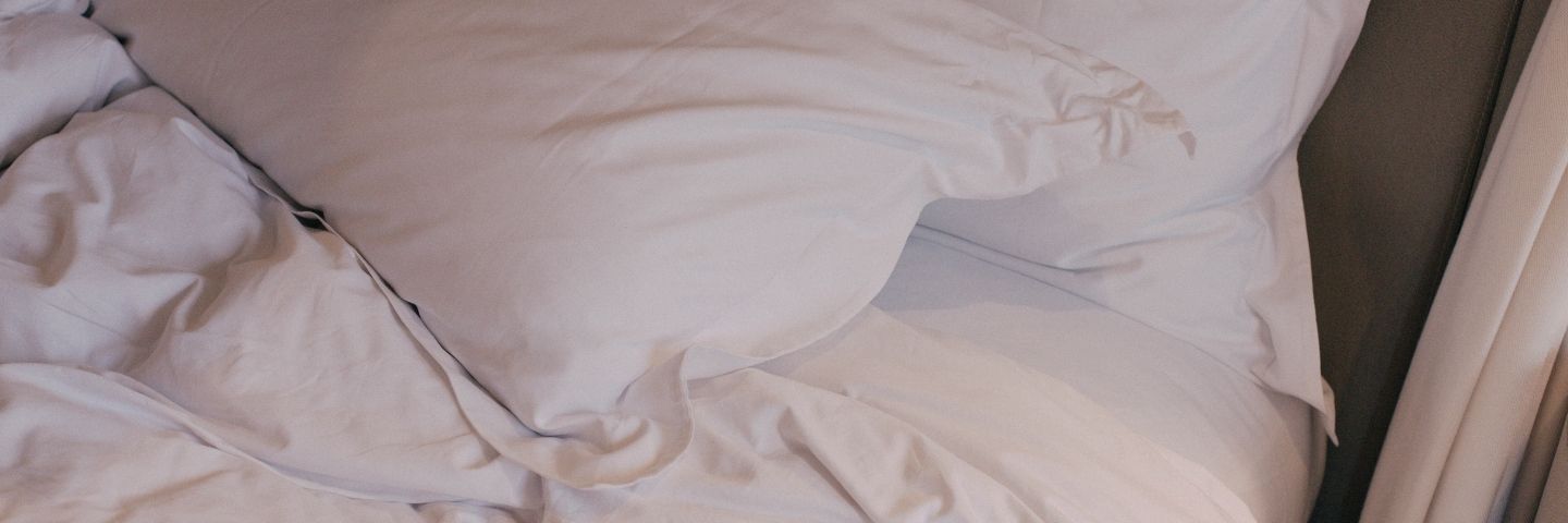 luxury white bed sheets