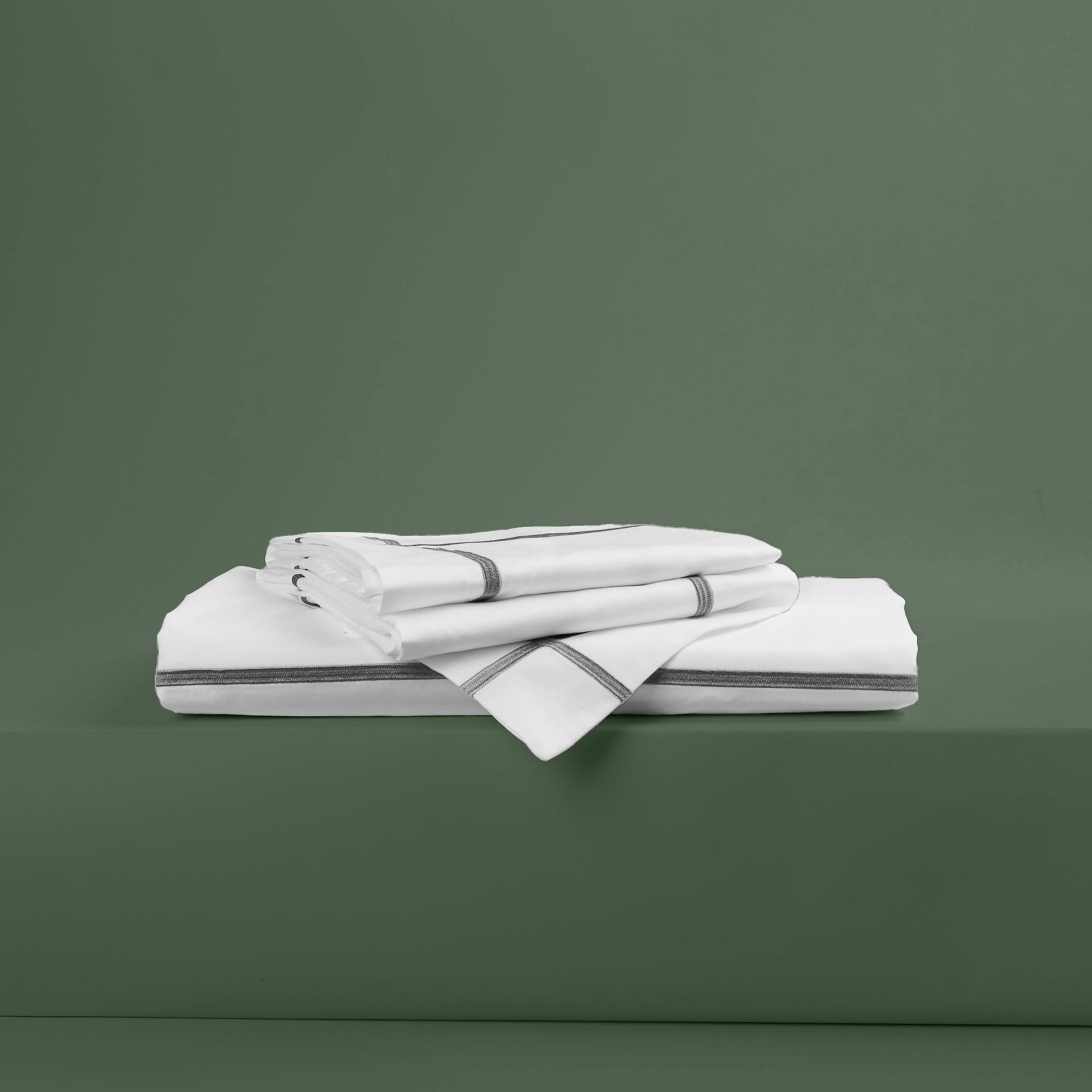 Silver Grey Cross Border 400 Thread Count Bedlinen Set