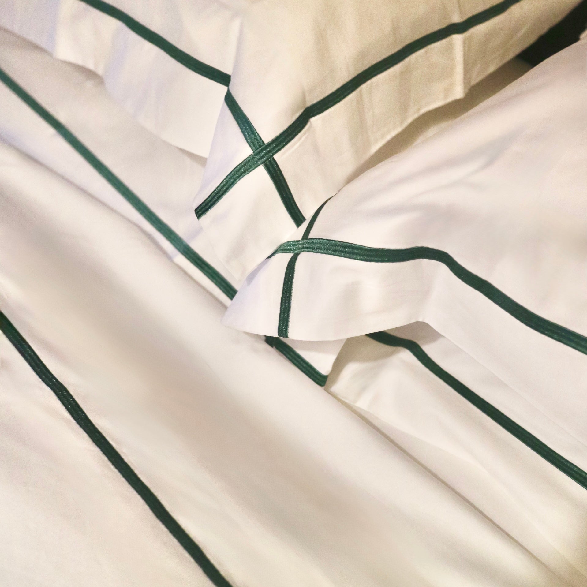 Peacock Green Cross Border 400 Thread Count Bedlinen Set